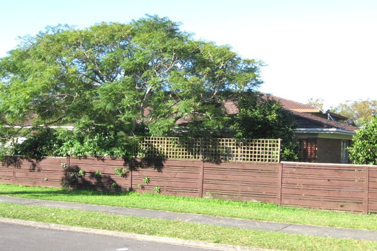 Photo of property in 2/2 Thurston Place, Bucklands Beach, Auckland, 2012