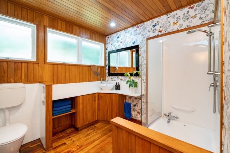 Photo of property in 13 Denholm Road, Hospital Hill, Napier, 4110