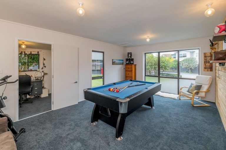 Photo of property in 21 Hurunui Street, Waikanae, 5036