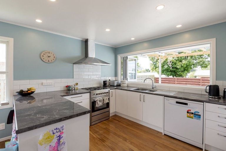 Photo of property in 10 Paulette Place, Queenwood, Hamilton, 3210