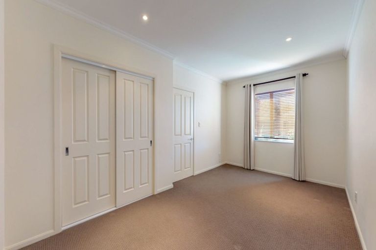 Photo of property in 35 Futuna Close, Karori, Wellington, 6012