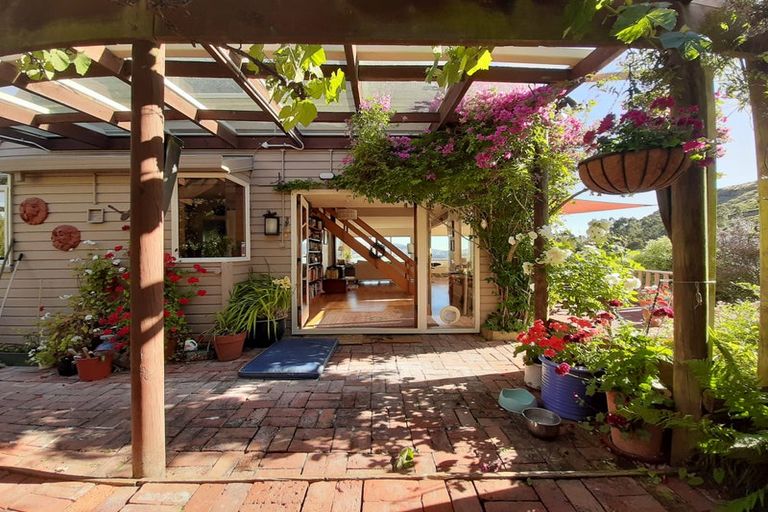 Photo of property in 10 Selwyn Parade, Lyttelton, 8082