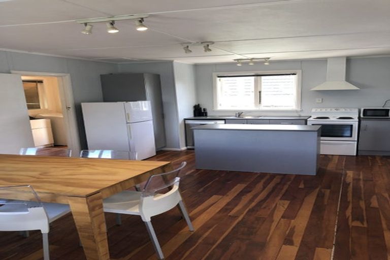 Photo of property in 220a Papamoa Beach Road, Papamoa Beach, Papamoa, 3118