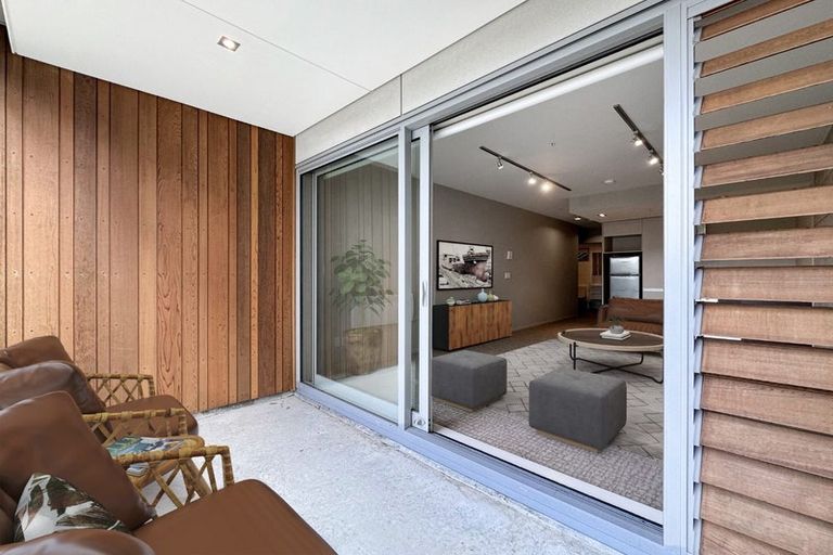 Photo of property in Revolucion Apartments, 402/28w Torrens Terrace, Mount Cook, Wellington, 6011