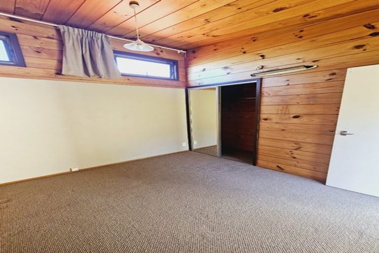 Photo of property in 33 Eskdale Road, Papakowhai, Porirua, 5024