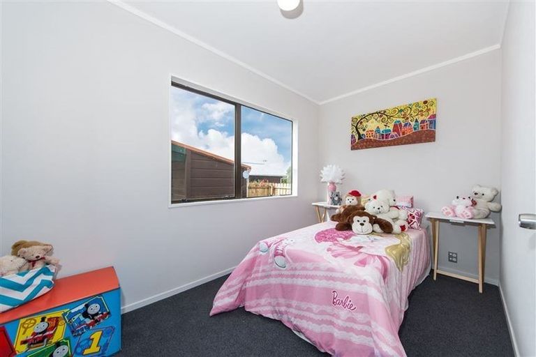 Photo of property in 6/390 West Coast Road, Glen Eden, Auckland, 0602