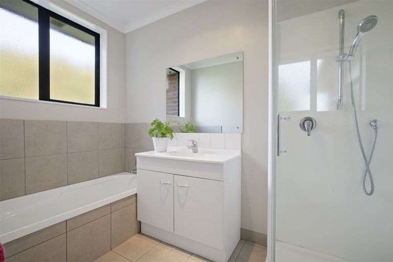 Photo of property in 68 Kaiwaka Road, Waiuku, 2123