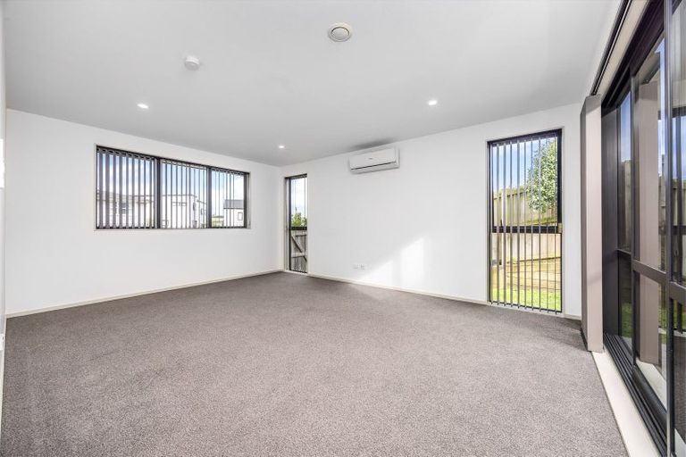 Photo of property in 33 Carole Crescent, Pakuranga, Auckland, 2010