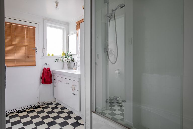 Photo of property in 10 Hazlett Street, Clyde, 9330