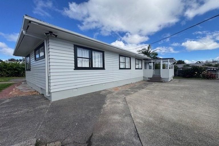 Photo of property in 21 Tranent Road, Mangere, Auckland, 2022