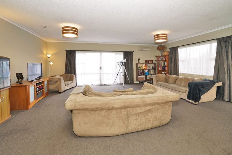 Photo of property in 2 Dover Road, St Andrews, Hamilton, 3200