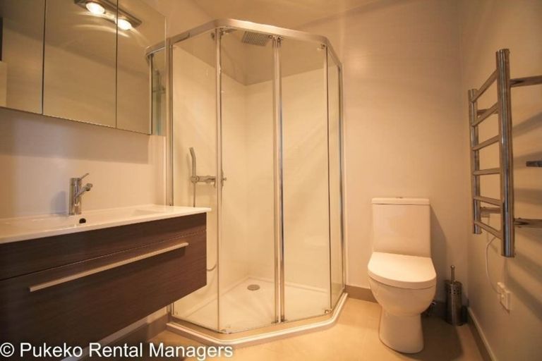 Photo of property in 26/11 Ray Small Drive, Papakura, 2110