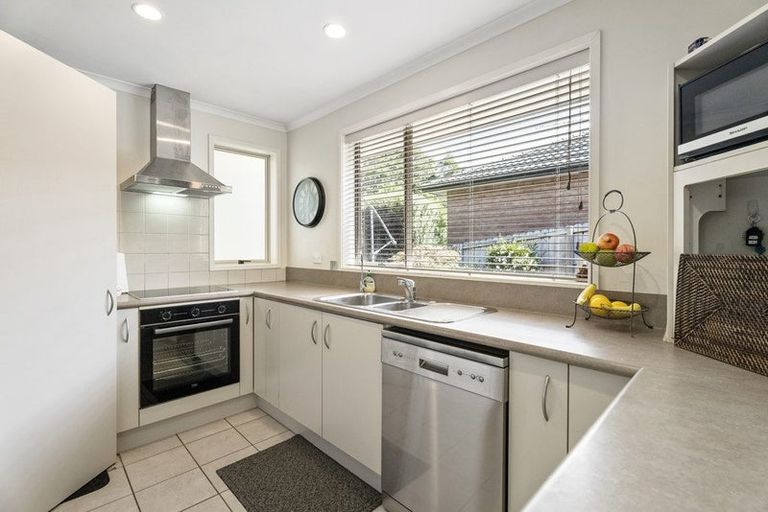 Photo of property in 2/22 Ellenbury Place, Stanmore Bay, Whangaparaoa, 0932