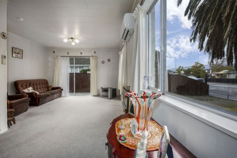 Photo of property in 2/551a Fergusson Drive, Trentham, Upper Hutt, 5018