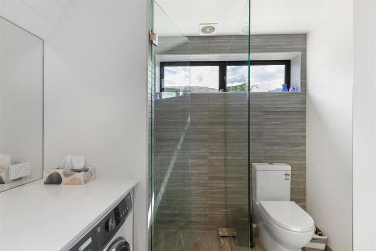 Photo of property in 3/23 Inverness Crescent, Arrowtown, 9302