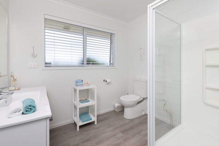 Photo of property in 18 Ellesmere Close, Pyes Pa, Tauranga, 3112