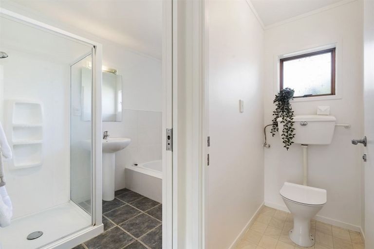 Photo of property in 154 Stapleford Crescent, Browns Bay, Auckland, 0630