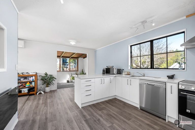 Photo of property in 112 Norana Road, Timberlea, Upper Hutt, 5018