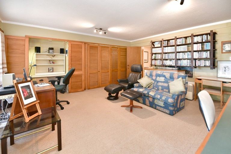 Photo of property in 1/4 John Dee Crescent, Red Beach, 0932