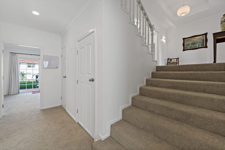 Photo of property in 1/25 James Evans Drive, Northcote, Auckland, 0627