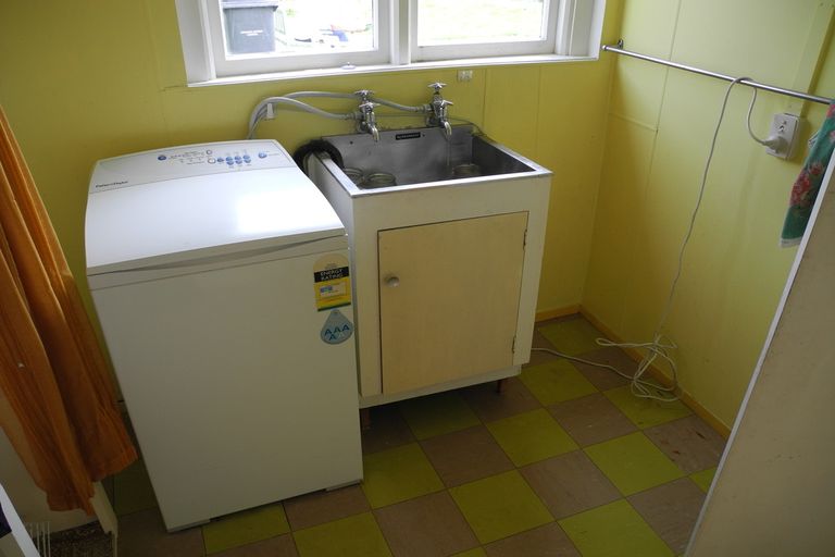 Photo of property in 56 Rhodes Street, Waimate, 7924