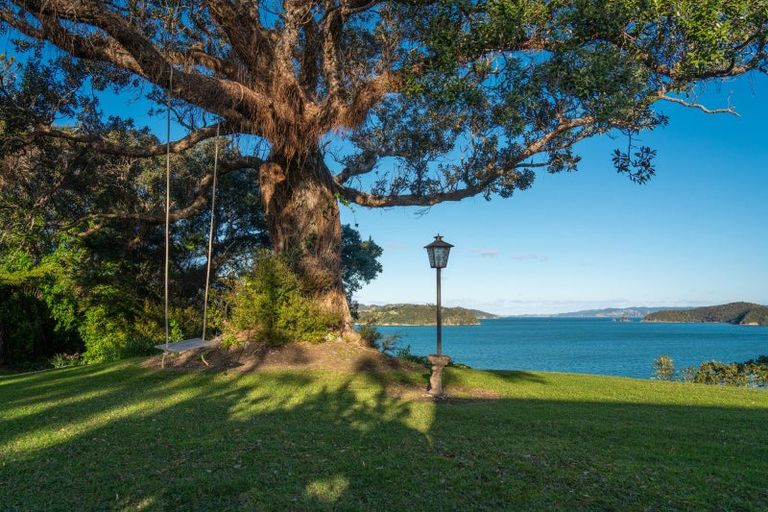 Photo of property in 150 Whangaruru Wharf Road, Whangaruru, Hikurangi, 0184