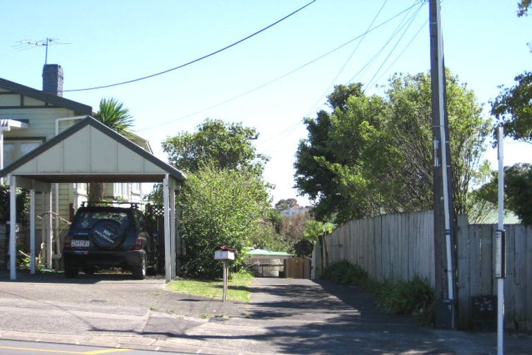 Photo of property in 201 Onewa Road, Birkenhead, Auckland, 0626