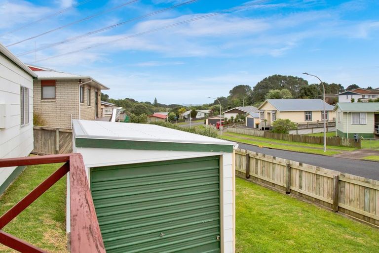 Photo of property in 35 Herekawe Drive, Spotswood, New Plymouth, 4310