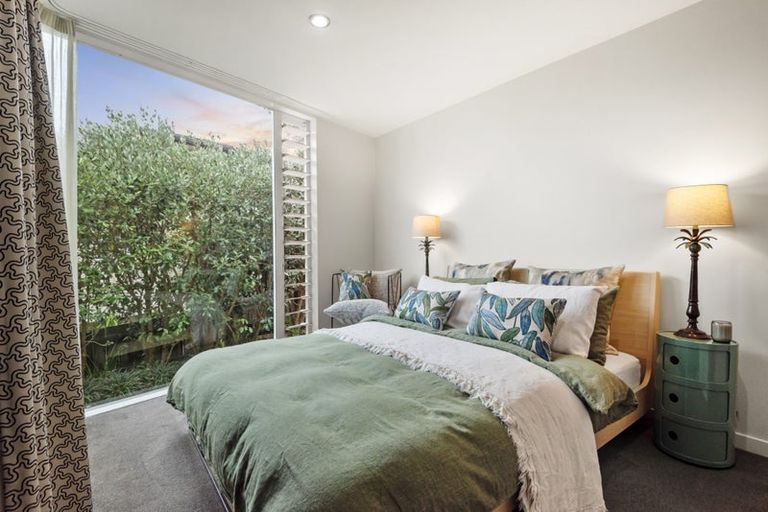 Photo of property in 42 Bayview Road, Browns Bay, Auckland, 0630
