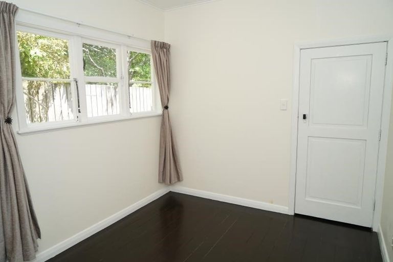 Photo of property in 56 Sunshine Avenue, Karori, Wellington, 6012