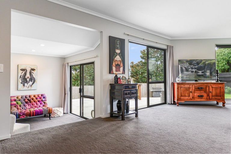 Photo of property in 16 Palm Grove Drive, Western Heights, Hamilton, 3200