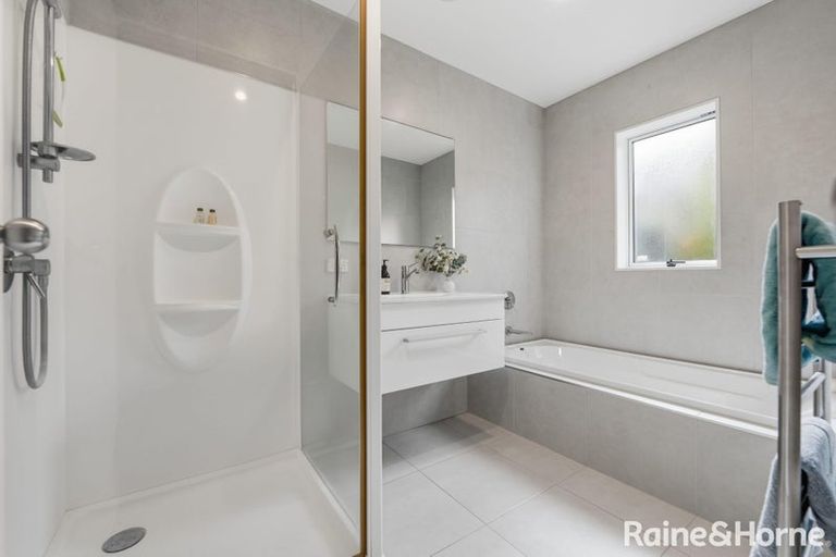 Photo of property in 18 Nirmal Place, Sunnyvale, Auckland, 0612