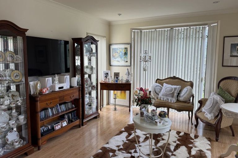 Photo of property in 109 Hugh Green Drive, Pinehill, Auckland, 0632