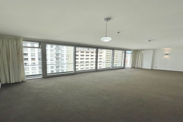 Photo of property in Montreaux Apartments, 6i/164 The Terrace, Wellington Central, Wellington, 6011