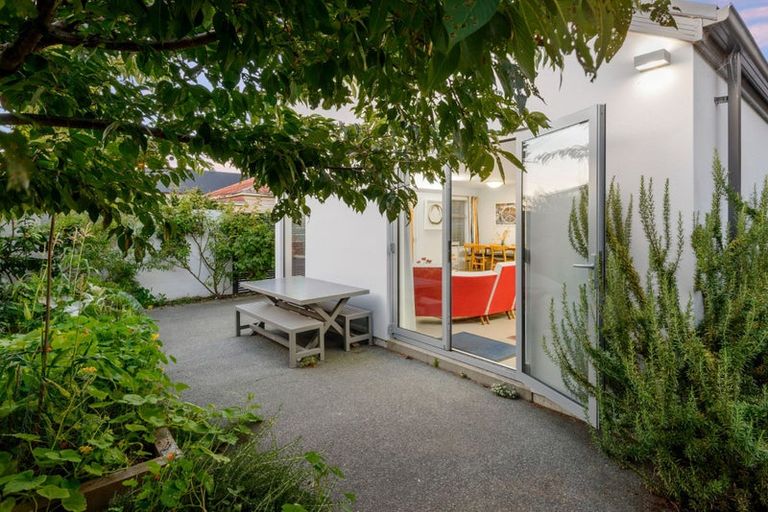 Photo of property in 1/64 Hewitts Road, Merivale, Christchurch, 8014