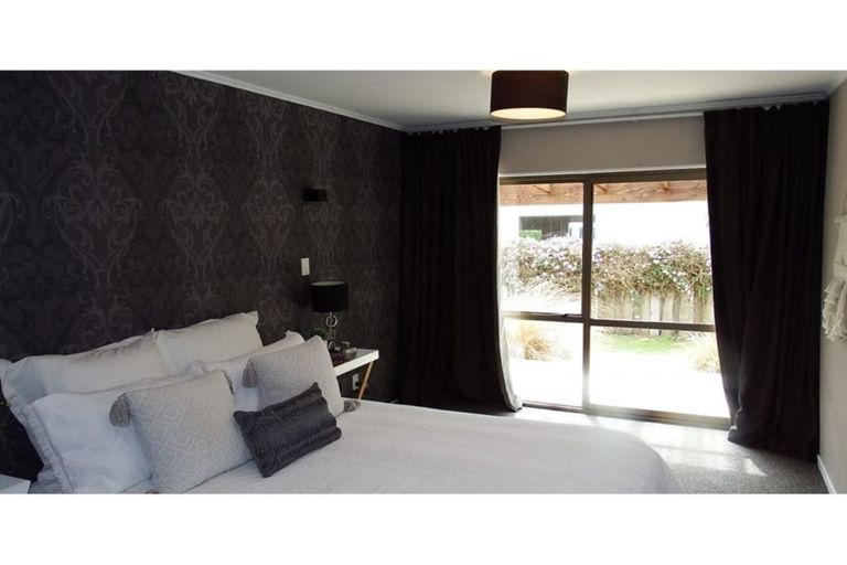 Photo of property in 35 John Street, Otatara, Invercargill, 9879