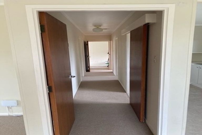 Photo of property in 4216 Great North Road, Glendene, Auckland, 0602