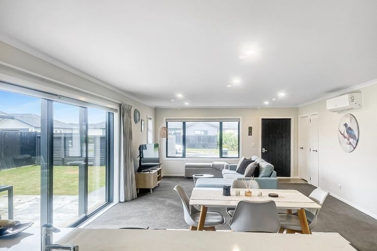 Photo of property in 38 Filmer Crescent, Wallaceville, Upper Hutt, 5018