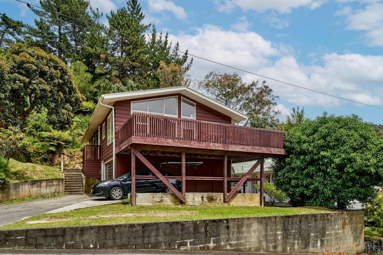 Photo of property in 19 Holmes Grove, Naenae, Lower Hutt, 5011