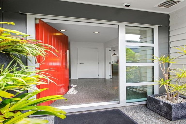 Photo of property in 26a Gladstone Road, Northcote, Auckland, 0627