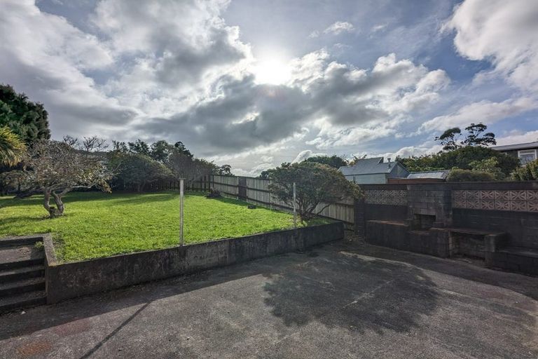 Photo of property in 5 Coates Street, Tawa, Wellington, 5028