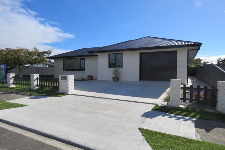 Photo of property in 1 Lancewood Avenue, Feilding, 4702
