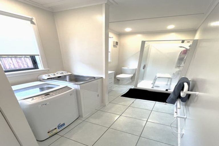 Photo of property in 40 Collins Avenue, Tawa, Wellington, 5028