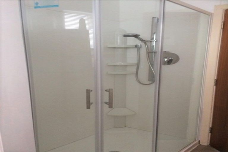 Photo of property in 40 Karaka Crescent, Levin, 5510