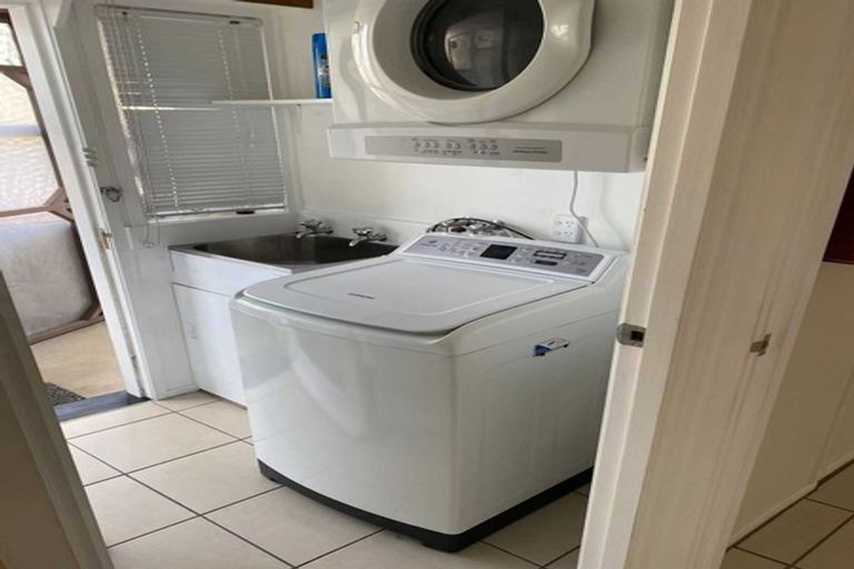 Photo of property in 134 Waimumu Road, Massey, Auckland, 0614