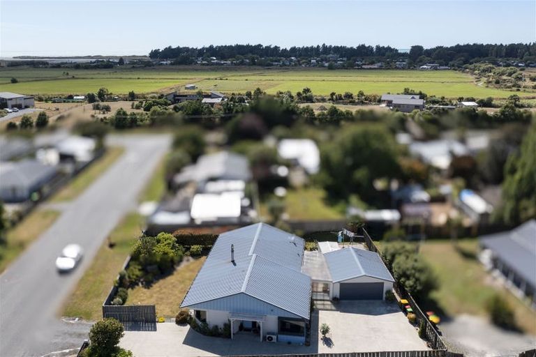 Photo of property in 5 Allin Drive, Waikuku Beach, 7402