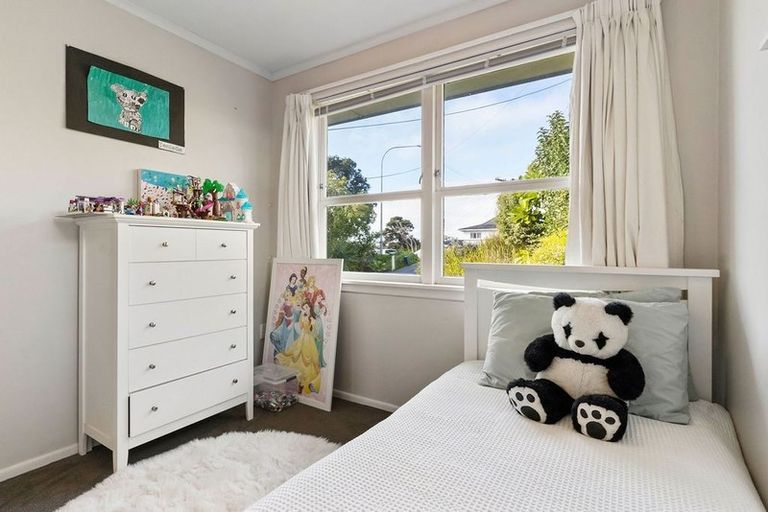 Photo of property in 1/67 Manuka Road, Bayview, Auckland, 0629