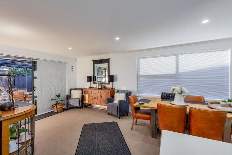 Photo of property in 18 Medallion Court, Kelvin Grove, Palmerston North, 4414