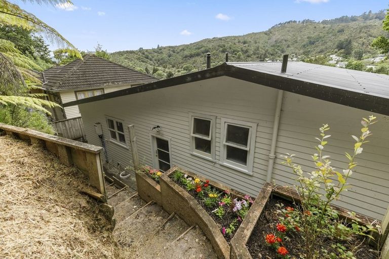 Photo of property in 27 Kopara Grove, Stokes Valley, Lower Hutt, 5019