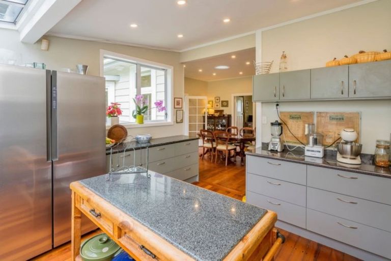 Photo of property in 71 Valley Road, Paraparaumu, 5032